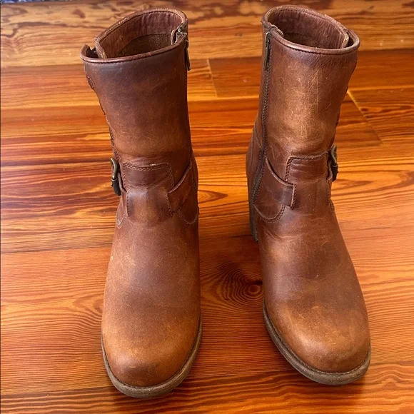 Frye Leather Heeled Boots - Picture 2 of 6